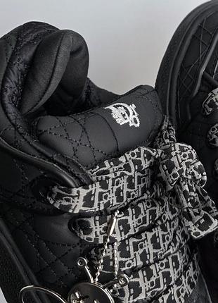 B9s skate  
• black • 7