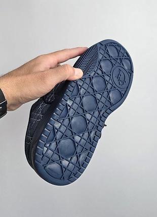 B9s skate  
• denim blue • 9