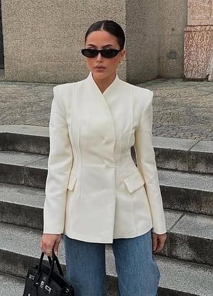 Жіночий піджак zara кремовий приталений limited edition