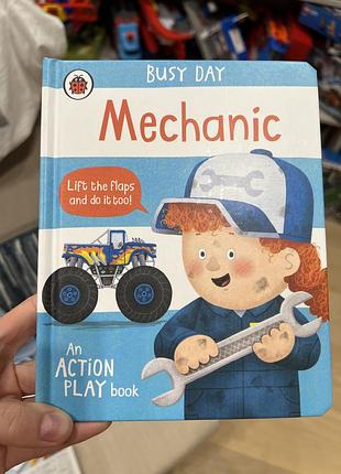Книга з віконечками busy day mechanic англійська мова