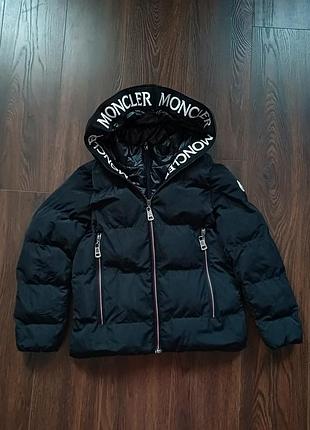 Зимова куртка moncler
