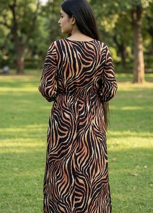 Креповий шовк! 🐅сукня 🐅тигрова на запах з рукавом в три чверті віскоза міді важкий шовк з розрізом хижий принт 2