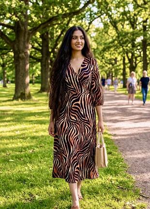 Креповий шовк! 🐅сукня 🐅тигрова на запах з рукавом в три чверті віскоза міді важкий шовк з розрізом хижий принт