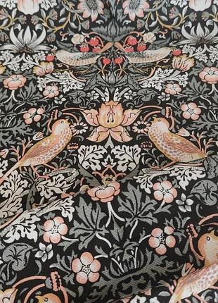 Хлопковая ткань с культовым мини-принтом «земляничный вор» william morris