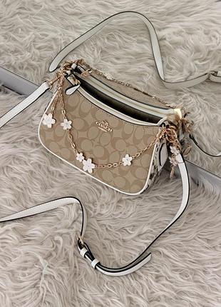 Сумка coach teri in signature canvas with charms бежевый + питон есть