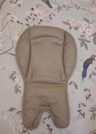 Вклалыш в автокресло