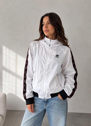 Adidas originals m/l біла вітровка з капюшоном бавовняна підкладка та фірмовими лампасами