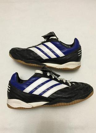 Футзалки чоловічі adidas vintage чорні з білим та синім, розмір 38, шкіра