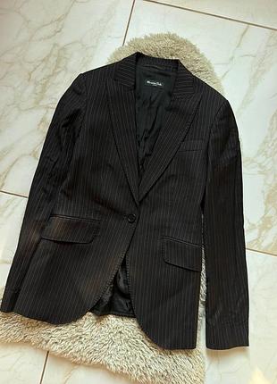 Класичний жіночий піджак в смужку на один ґудзик massimo dutti