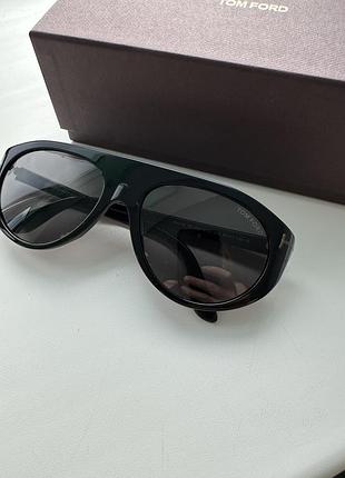 Сонцезахисні окуляри унісекс tom ford чорні