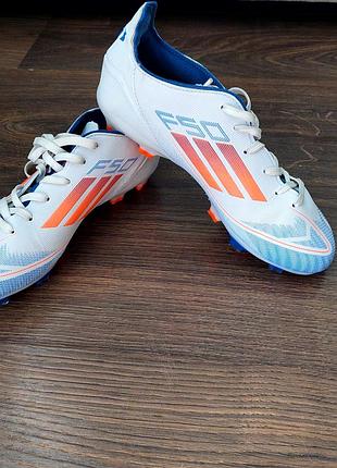 Футбольні бутси adidas f50 сороконіжки білі з помаранчевим та блакитним