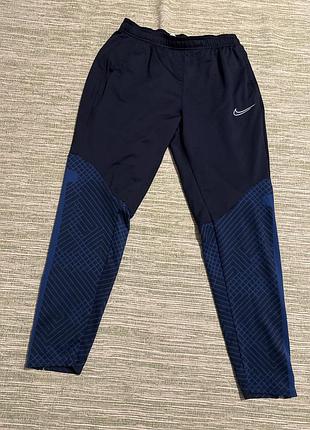 Чоловічі спортивні штани nike