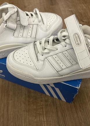 Adidas forum low