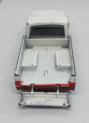 Винтаж автомобиль mazda 7