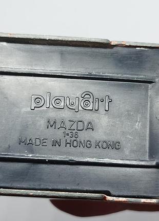 Винтаж автомобиль mazda 8