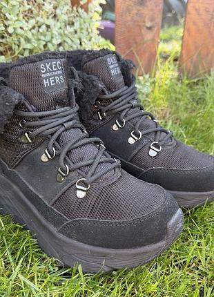 Черевики спортивні чорні, кросівки на хутрі skechers оригінал р38/25см