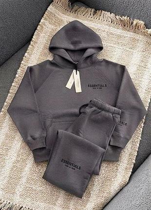 Спортивный костюм essentials