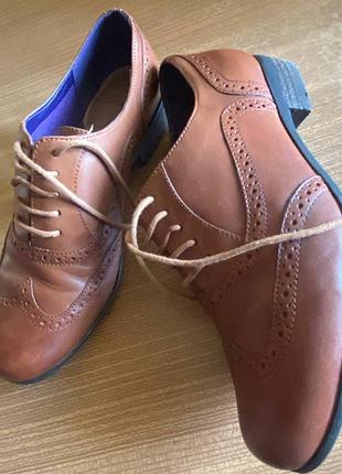 Женские туфли-броги 100% кожа 38р.с перфорацией коричневые/clarks/.