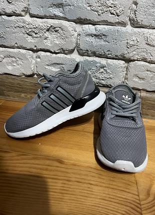 Кросівки adidas 24 розмір оригінал 2