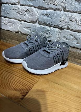 Кросівки adidas 24 розмір оригінал 3