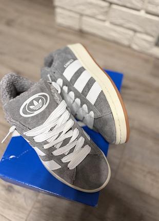 Кросівки унісекс adidas campus сірі з хутряними деталями