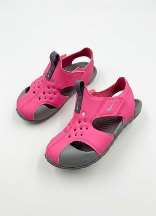 Дитячі спортивні сандалі nike sunray protect 2 яскраво-рожевого кольору 25 розміру