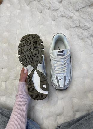 Nike initiator beige/white 2