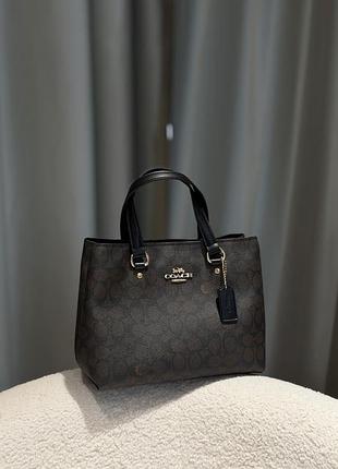 Сумка жіноча coach чорна з монограмою