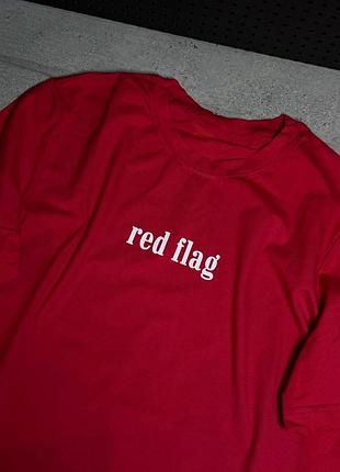 Футболка red flag унисекс – минималистичный принт, трендовый дизайн