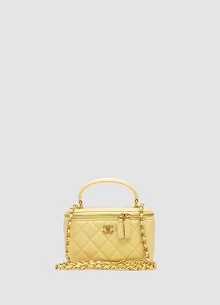 Сумка шанел classic yellow caviar quilted pearl crush vanity bag