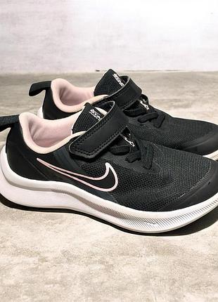 Кросівки для дівчинки nike чорні, розмір 30, довжина устілки 19 см, сітка