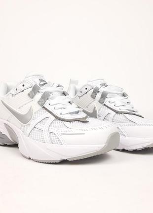 Кросівки nike білі 2
