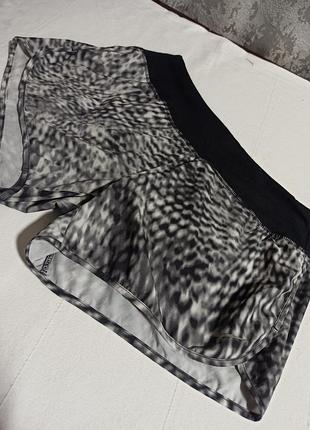 Спортивные шорты nike. /38 2