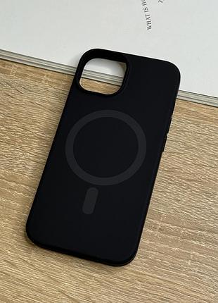 Силіконовий чохол на iphone 14 з magsafe, чорний матовий з м’якою підкладкою silicone case