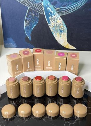 Рум'яна rhode pocket blush кремові в стіку