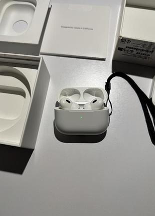 Apple airpods pro 2 lightning