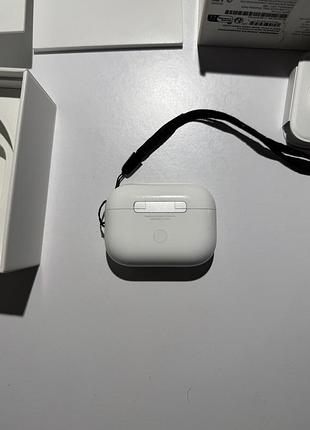 Apple airpods pro 2 lightning 3
