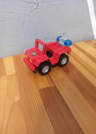 Машинка красный пожарный джип из набора lego duplo пожарный