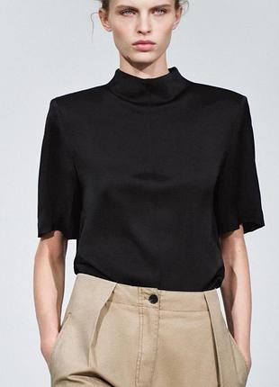 Атласный топ zw collection с подплечниками