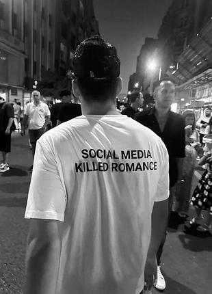 Футболка social media killed romance xs, чорний
