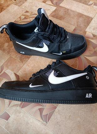 Стильные мужские кроссовки nike air force 1 utility из натуральной кожи черно-белые кожаные демисезонные обувь кожа 42,5 размер