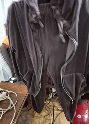Продам костюм велюр 10