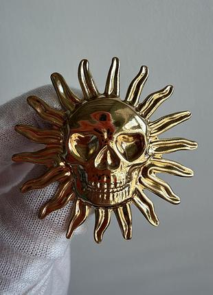 Металева брошка сонце-череп золота, готична брошка сонце зі skull-дизайном