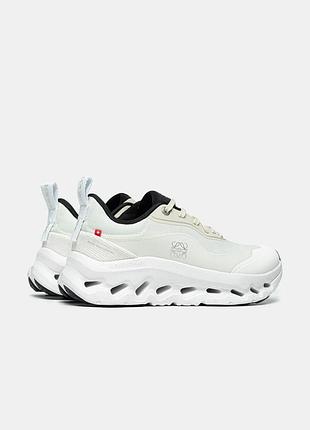 On x loe. sand white📦 3