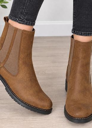 Шкіряні демісезонні черевики-челсі clarks, розмір 40