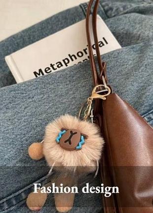 Коричнева сумка з підвіскою 4