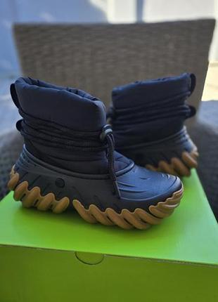 Зимние сапоги crocs m6w8 7