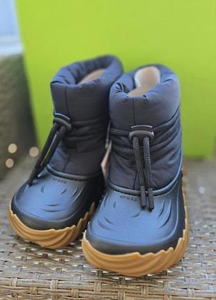 Зимние сапоги crocs m6w8 8