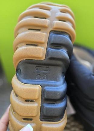 Зимние сапоги crocs m6w8 3