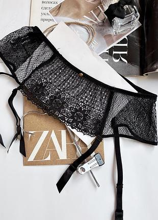 Вишуканий пояс для панчіх з вишивкою оригінал  intimissimi s/м